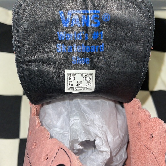 New VANS VAULT X Taka Hayashia TH SK8 Skool LX in Nubuck Leather Old Rose/ Black - Picture 14 of 16